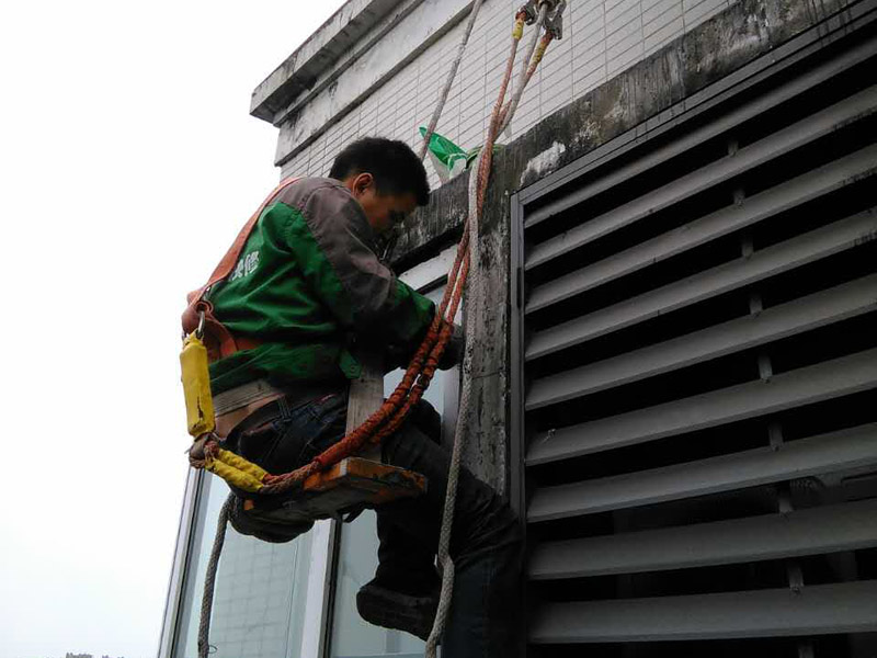 窗臺防水堵漏方法科普，接縫處理到位防