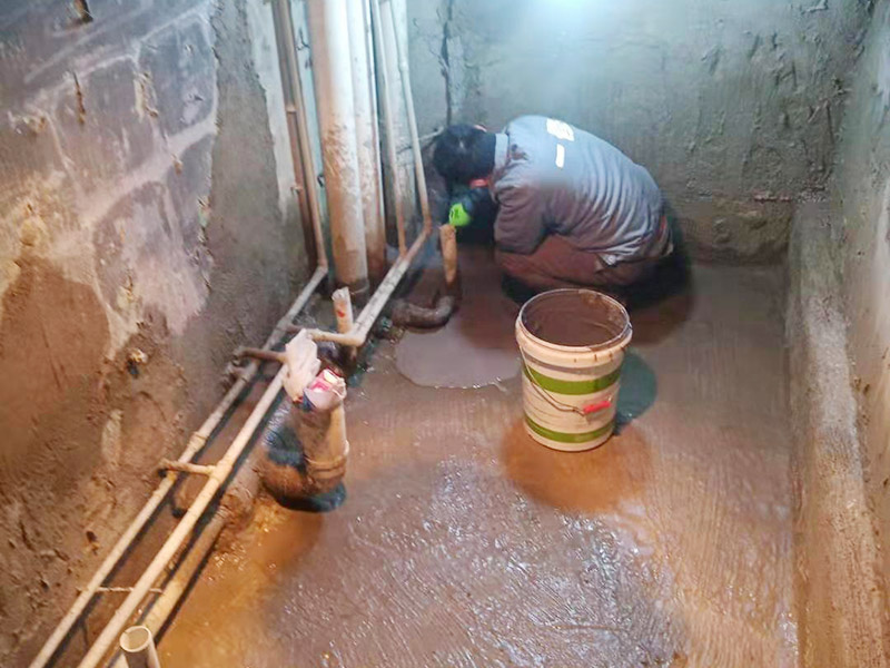 新裝的房子地板漏水，地板漏水怎么解決